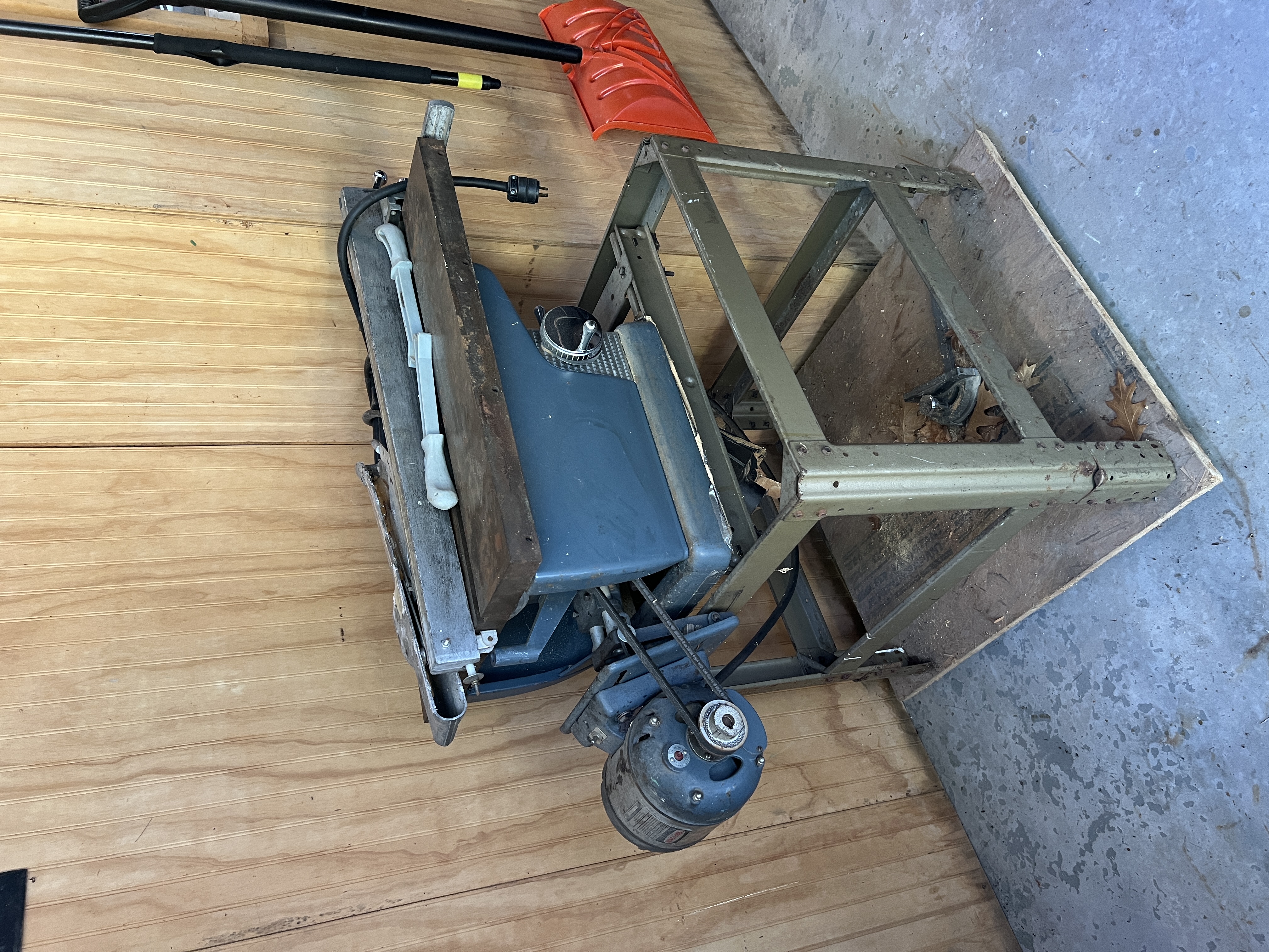 table saw.JPG